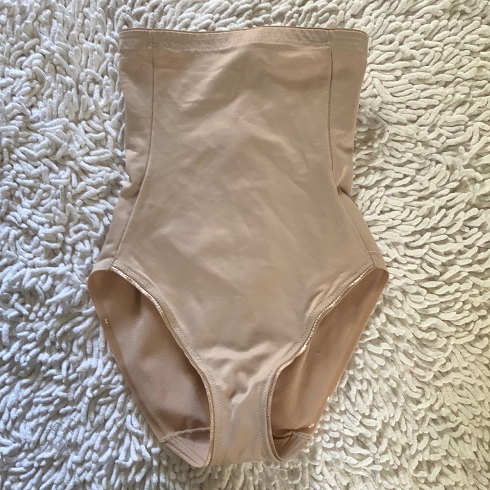 Cupid beige shaper sz M.